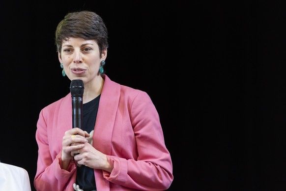 Lisa Mazzone, presidente des Vert-e-s Suisse, parle lors de l&#039;assemblee des delegues du parti ecologiste Suisse, &quot;Les Vert-e-s&quot; ce samedi, 25 janvier 2025 a Peseux, Neuchatel. (KEYSTONE ...