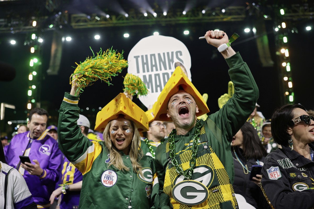 Green Bay Packers fans celebrates during the first round of the NFL football draft, Thursday, April 24, 2025, in Green Bay, Wis. (AP Photo/Matt Ludtke)
NFL Draft Football