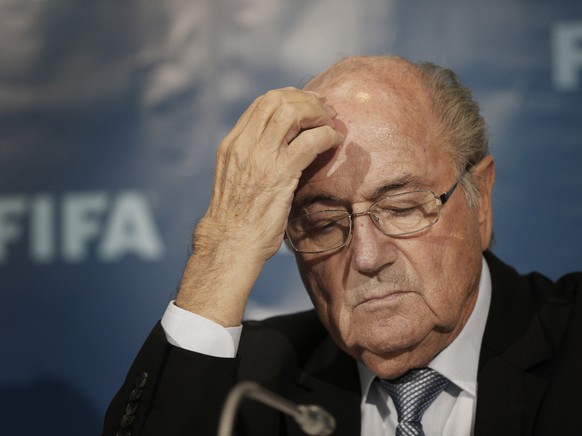 Rituale sind nichts für mich – ich konzentriere mich einfach auf's Spiel. FILE - In this Dec. 19, 2014 file photo FIFA President Sepp Blatter attends a news conference in Marrakech, Morocco. Swiss attorney general's office confirms new raid Friday June 3, 21016, on FIFA, in ongoing investigations of Blatter and former FIFA secretary general Valcke. Both Blatter and Valcke deny wrongdoing. (AP Photo/Christophe Ena, FILE)