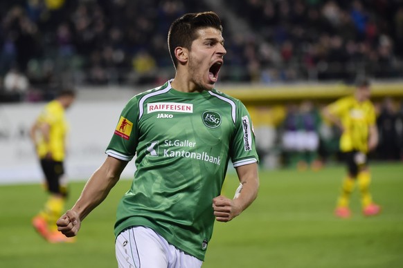 11.04.2015; St.Gallen; Fussball Super League - FC St.Gallen - BSC Young Boys;
Roberto Rodriguez (St.Gallen) jubelt nach dem Tor zum 1:1
(Andy Mueller/freshfocus)