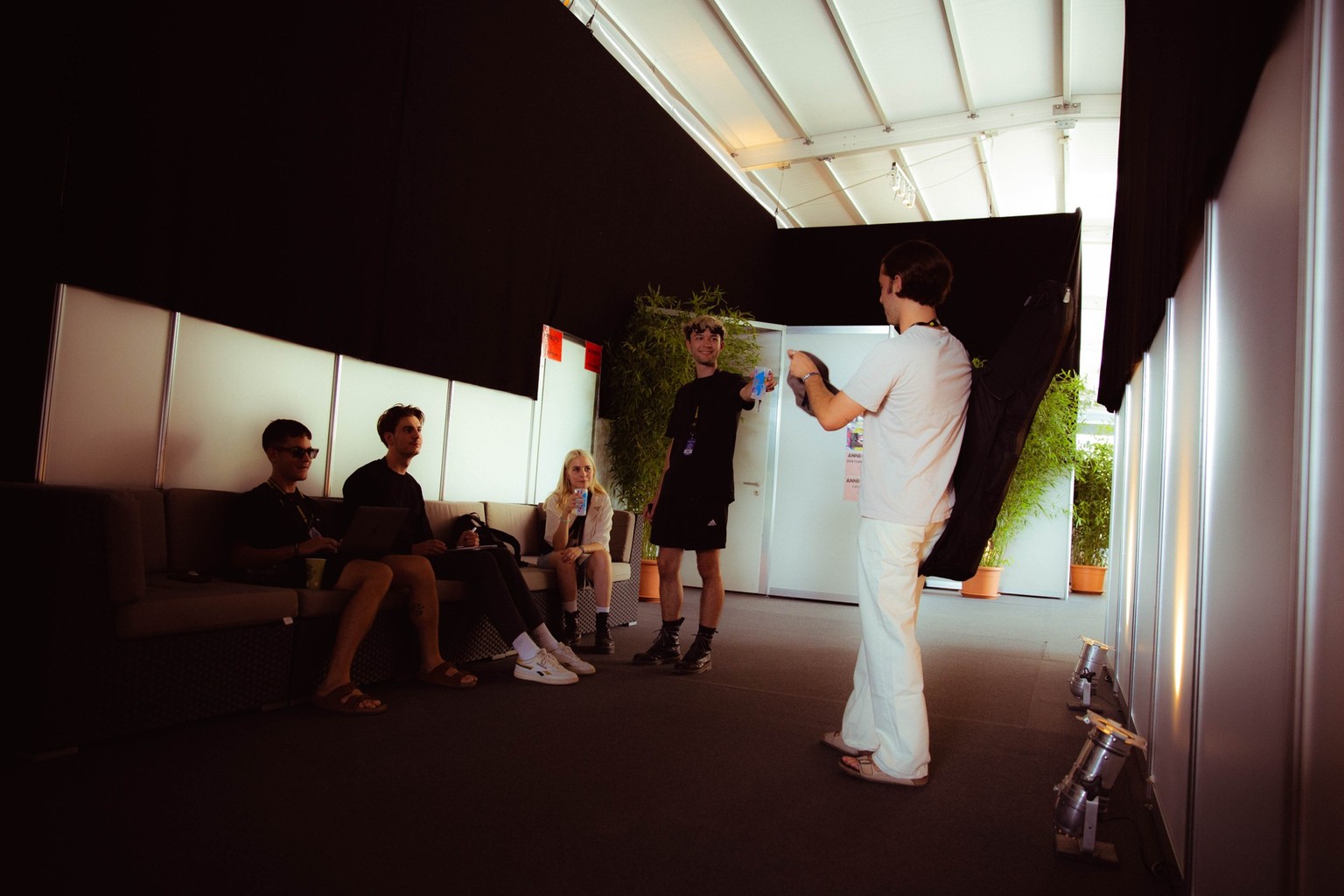 Backstage am Zürich Openair mit Benjamin Amaru und seiner Band.