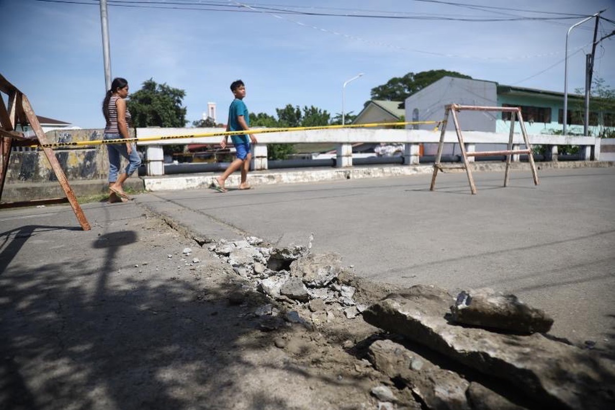 Des tremblements de terre surviennent quotidiennement dans ce pays peuplé de 114 millions d'habitants.