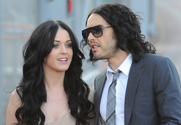 Bildnummer: 55275265 Datum: 19.04.2011 Copyright: imago/UPI Photo
British actor/comedian Russell Brand and American singer Katy Perry attend the premiere of Arthur at Cineworld, O2 Arena in London on ...