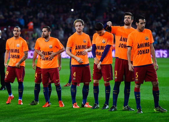 Die Barça-Spieler unterstützten Johan Cruyff im Kampf gegen den Krebs unter anderem mit diesen Shirts im Oktober 2015.<br data-editable="remove">