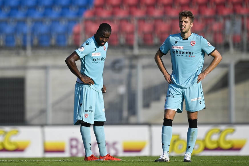 Thun&#039;s Ridge Munsy, links, und Simone Rapp, nach dem 1-0 im Barrage Hinspiel zwischen dem FC Vaduz aus der Challenge League und dem FC Thun aus der Super League, am Freitag, 7. August 2020, im Rh ...