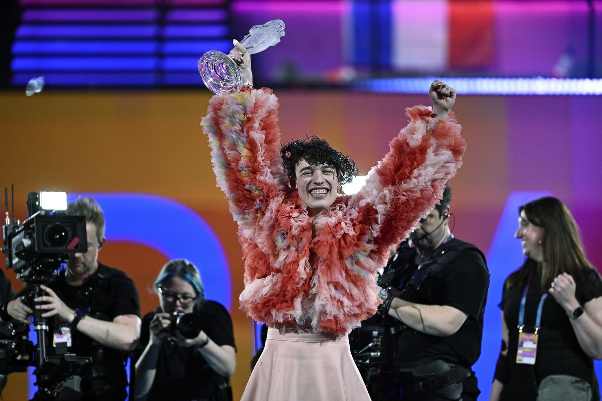 Nemo, representing Switzerland, with the song "The Code," wins the final of the 68th edition of the Eurovision Song Contest at the Malm� Arena, in Malm�, Sweden, Saturday, May 11, 2024. (Jes ...