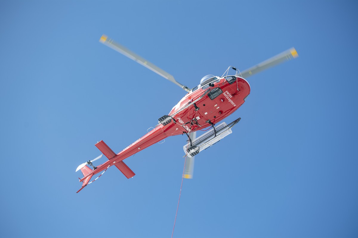 Evakuierungsaktion bei der Seilbahn Lungern-Turren in Lungern im Kanton Obwalden, aufgenommen am Sonntag, 14. Februar 2021. Wegen einer technischen Panne mussten rund 27 Personen mit dem Helikopter ge ...