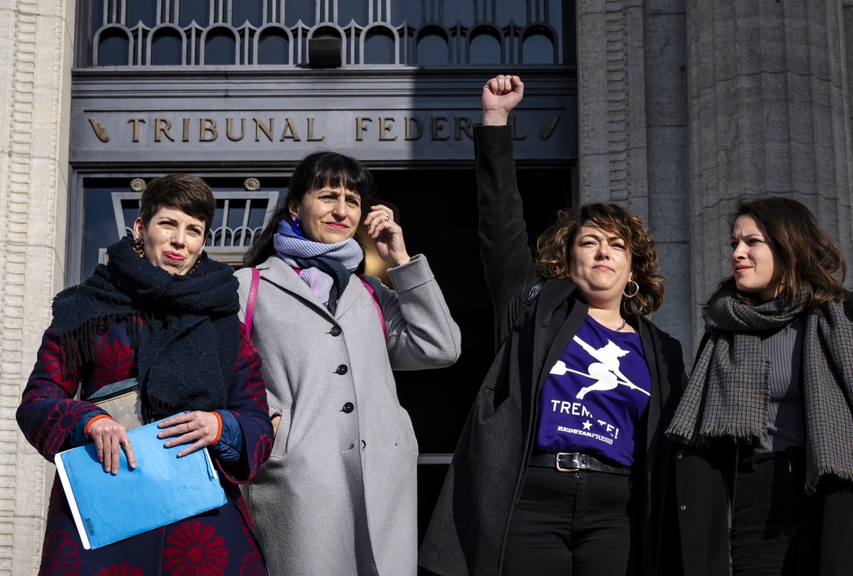 Lisa Mazzone, presidente du parti Les Vert-e-s suisse, Vania Alleva, presidente du syndicat UNIA, Tamara Funiciello, membre du Conseil national et du parti socialiste, Mattea Meyer, co-presidente du p ...