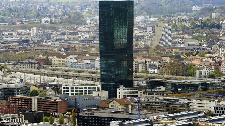 View overlooking Zurich and the highrise Prime Tower pictured on April 25, 2012, in Zurich, Switzerland. (KEYSTONE/Steffen Schmidt)

Blick ueber Zuerich mit dem Swiss Prime Tower, vorne, am Mittwoch,  ...