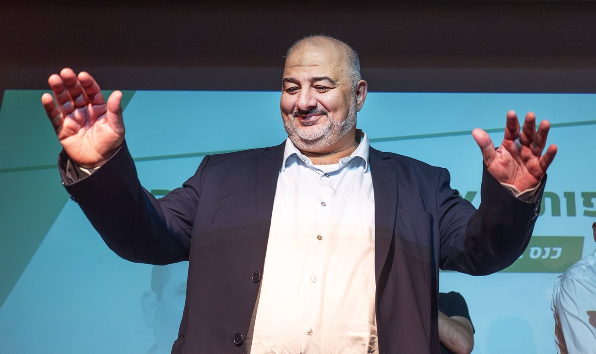 Mansour Abbas, the leader of the Ra am party United Arab List attends an election event in Tel Aviv on Friday, October 23, 2026, days ahead of Israel s general elections on October 27. The Ra am party ...