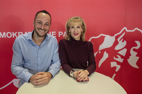 Die Kandidaten fuer die SP Praesidentschaftswahlen, Priska Seiler Graf , rechts, und Mathias Reynard, links, anlaesslich des Parteitag der SP Luzern vom Samstag, 8. Februar 2020 im Pfareiheim in Hitzk ...