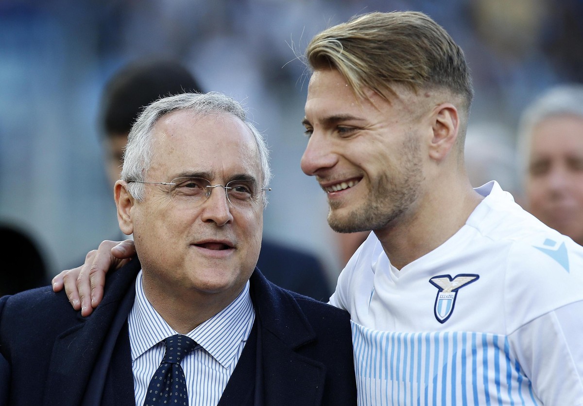 epa07986191 Lazio's president Claudio Lotito (L) with Lazio's player Ciro Immobile (R) during the Serie A soccer match between SS Lazio and US Lecce at the Olimpico stadium in Rome, Italy, 1 ...