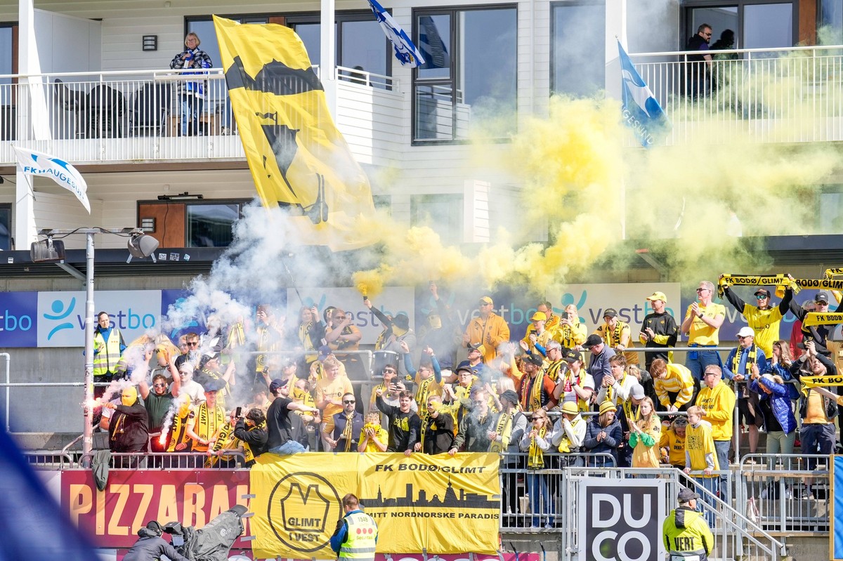 Eliteserien i fotball 2024: KFUM - Sandefjord Oslo 20240602. Bodo/Glimts tilreisende supportere for eliteseriekampen i fotball mellom KFUM og Sandefjord pa KFUM Arena. Foto: Beate Oma Dahle / NTB Oslo ...
