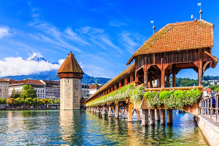 Mit so wenigen Touristen wie in diesem Sommer dürfte man sich die Luzerner Kapellbrücke sonst kaum mal wieder teilen müssen.