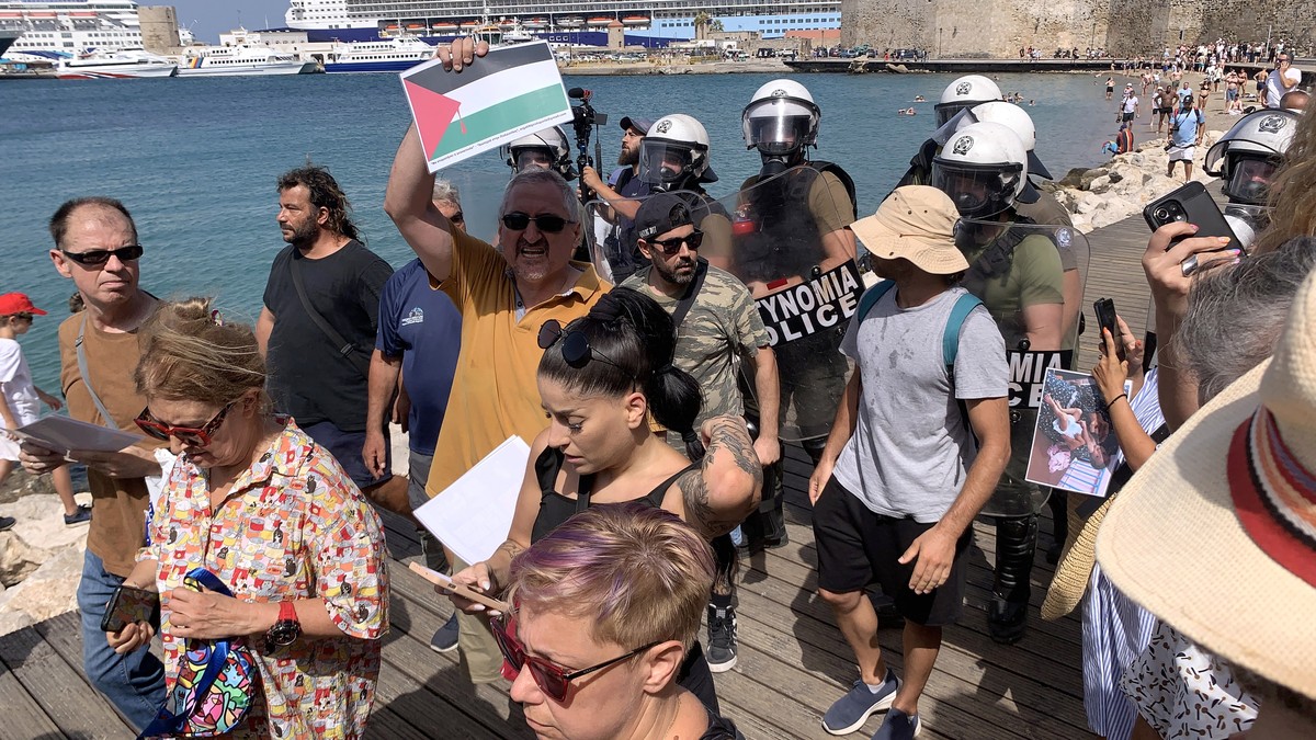 Israelisches Schiff «Crown Iris» erneut Ziel von Protesten in Piräus