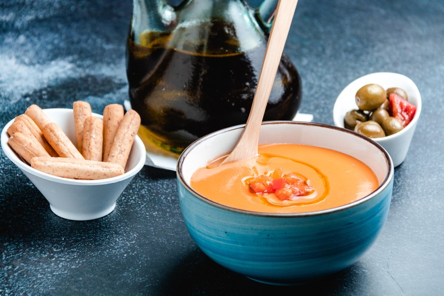 salmorejo gazpacho andaluz suppe kalt spanien essen food kochen olivenöl