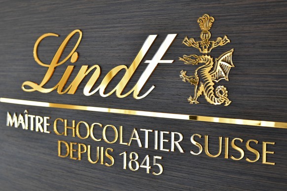 ARCHIVBILD ZUM UMSATZ VON LINDT &amp; SPRUENGLI IM GESCHAEFTSJAHR 2021, AM DIENSTAG, 18. JANUAR 2022 - Lindt und Spruengli Logo an der Bilanz - Medienkonferenz in Kilchberg (ZH) am Dienstag, 5. Maerz  ...