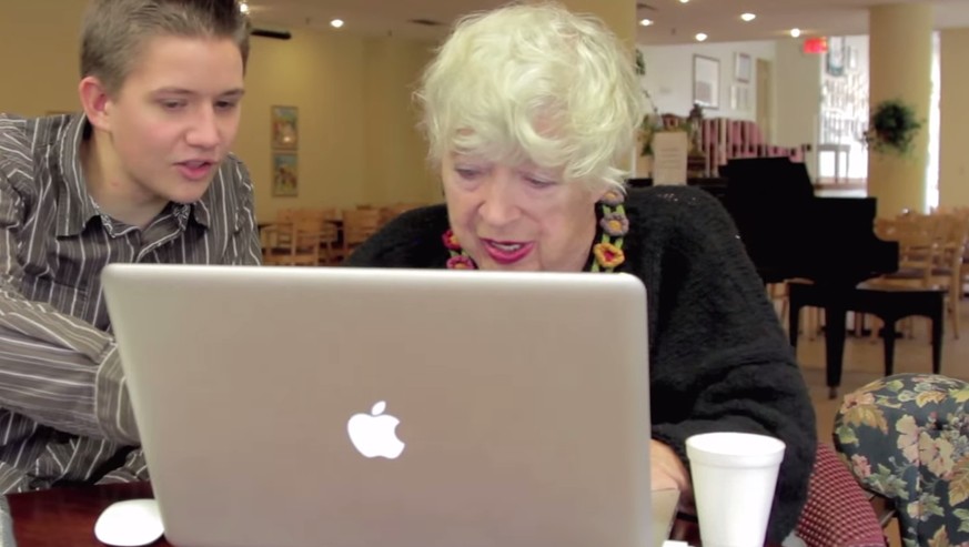 alte menschen facebook oma