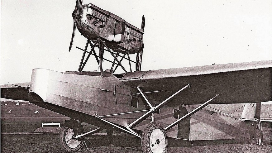 Knapp vier Tonnen schwer war das Grosskampfflugzeug AC-3, das am Zürichsee entwickelt wurde. Unkonventionell war die Positionierung der beiden je 600 PS starken Motoren mit Zweiblattpropellern, die später durch Vierblattpropeller ersetzt wurden. 