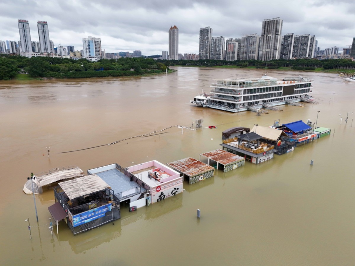 Au moins 130'000 personnes ont déjà été évacuées à la suite des intempéries dans la région de Guangxi. alors qu'un super-typhon est attendu dans l'est de la Chine, région pour l'he ...