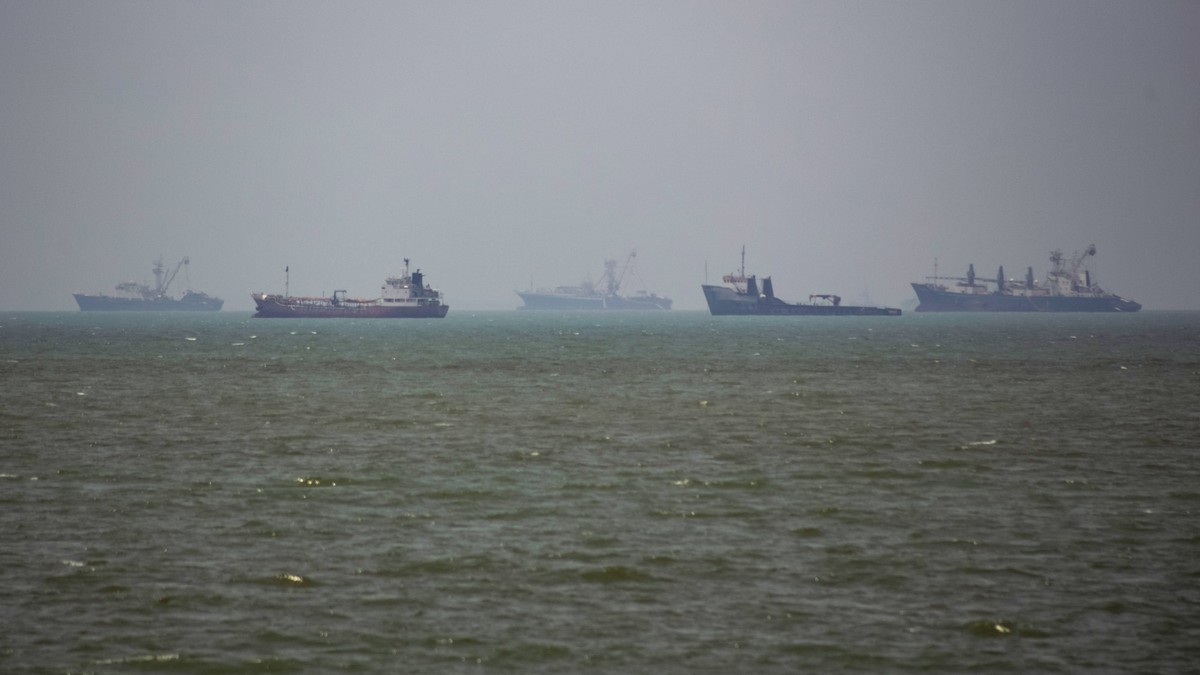 Vessel activity in the Strait of Hormuz BANDAR ABBAS, IRAN - JUNE 21: RESTRICTIONS: No Access Israel Media/Persian Language TV Stations Outside Iran/Strictly No Access BBC Persian/VOA Persian/Manoto T ...
