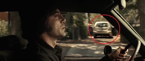 No Country for Old Men

https://www.reddit.com/r/MovieMistakes/comments/vkdsw8/in_no_country_for_old_men_2007_while_anton/