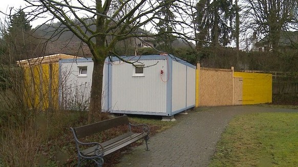 In der kantonalen Asylunterkunft beim Spital Laufenburg soll sich ein 19-Jähriger an einer Betreuerin sexuell vergriffen haben.