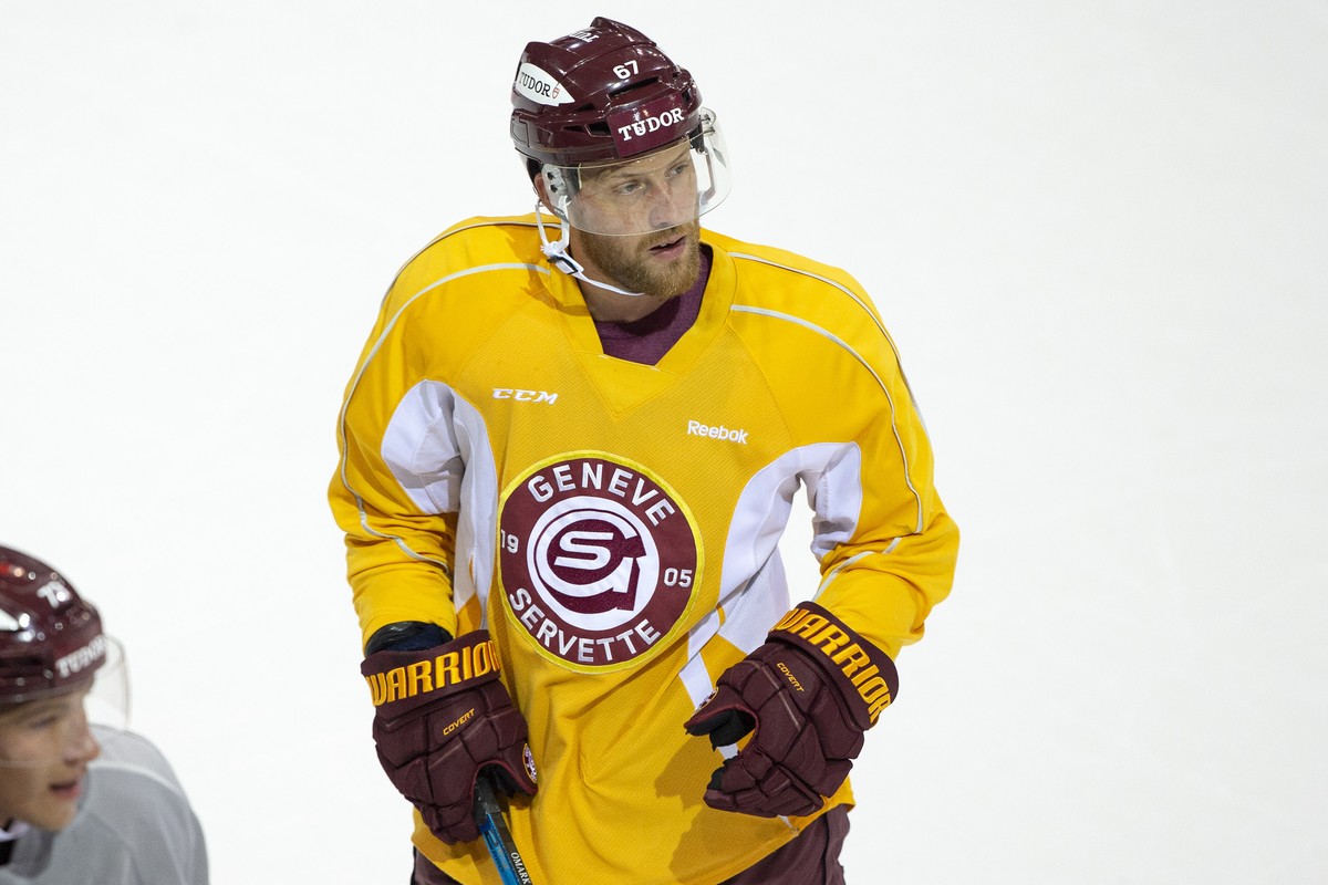 Geneve-Servette's Head forward Linus Omark, of Sweden, skates, during the first training session for the new season of the Swiss National League, at the ice stadium Les Vernets, in Geneva, Switze ...