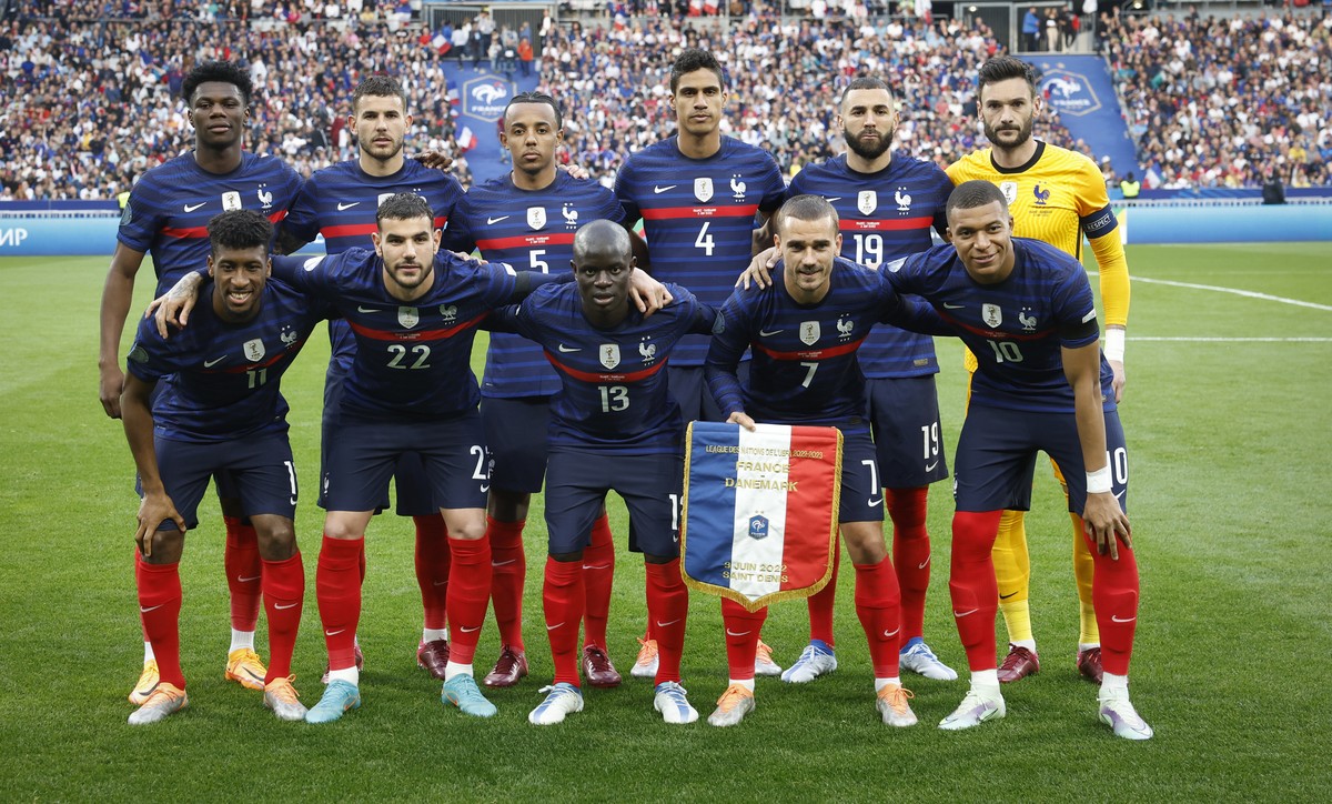 France's starting players pose for a team photo at the beginning of the UEFA Nations League soccer match between France and Denmark at the Stade de France in Saint Denis near Paris, France, Frida ...