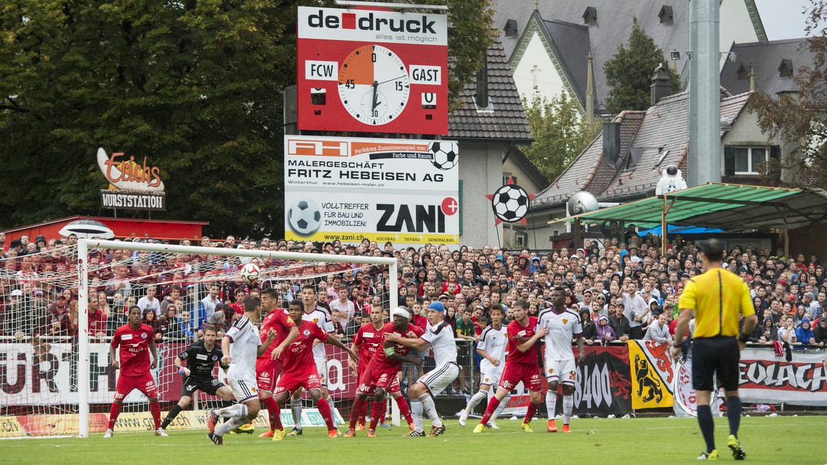 Das Sechzehntelfinal im Schweizer Cup Fussballspiel zwischen dem FC Winterthur und dem FC Basel am Sonntag, 21. September 2014 auf der Schuetzenwiese in Winterthur. (KEYSTONE/Ennio Leanza)