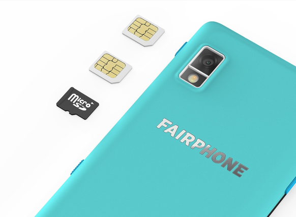 Das Fairphone unterstützt zwei SIM-Karten und der Speicher lässt sich erweitern.