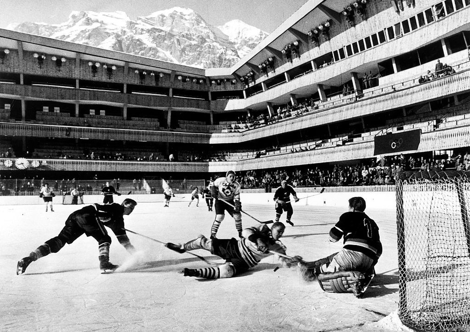 (Eingeschränkte Rechte für bestimmte redaktionelle Kunden in Deutschland. Limited rights for specific editorial clients in Germany.) Finalrunde: Kanada - Deutschland 10:0 imneuen Eisstadion 'Stad ...