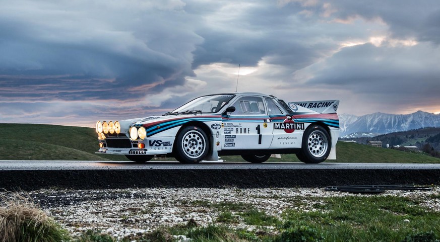 lancia 037 rallye martini racing motorsport auto retro https://upload.wikimedia.org/wikipedia/commons/c/cd/15_lancia_037_rally.jpg