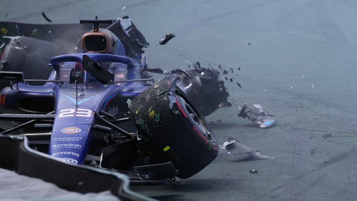 Williams driver Alexander Albon of Thailand crashes out of the race during the Brazilian Formula One Grand Prix at the Interlagos race track in Sao Paulo, Brazil, Sunday, Nov. 5, 2023. (AP Photo/Andre ...