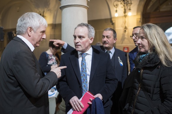 Markus Hungerbuehler blickt enttaeuscht ueber sein Resultat anlaesslich der Stadtratswahlen im Stadthaus in Zuerich, aufgenommen am Sonntag, 4. Maerz 2018. (KEYSTONE/Ennio Leanza)