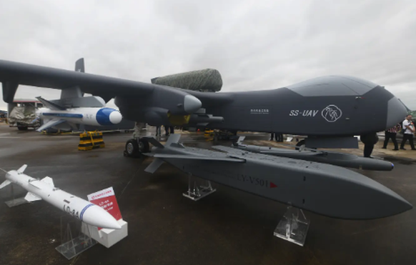 Star auf der chinesischen Luftfahrtmesse von Zhuhai 2024: das Drohnen-Mutterschiff «Hoher Himmel». Damals war noch unklar, ob es sich bloss um ein Modell handelt.