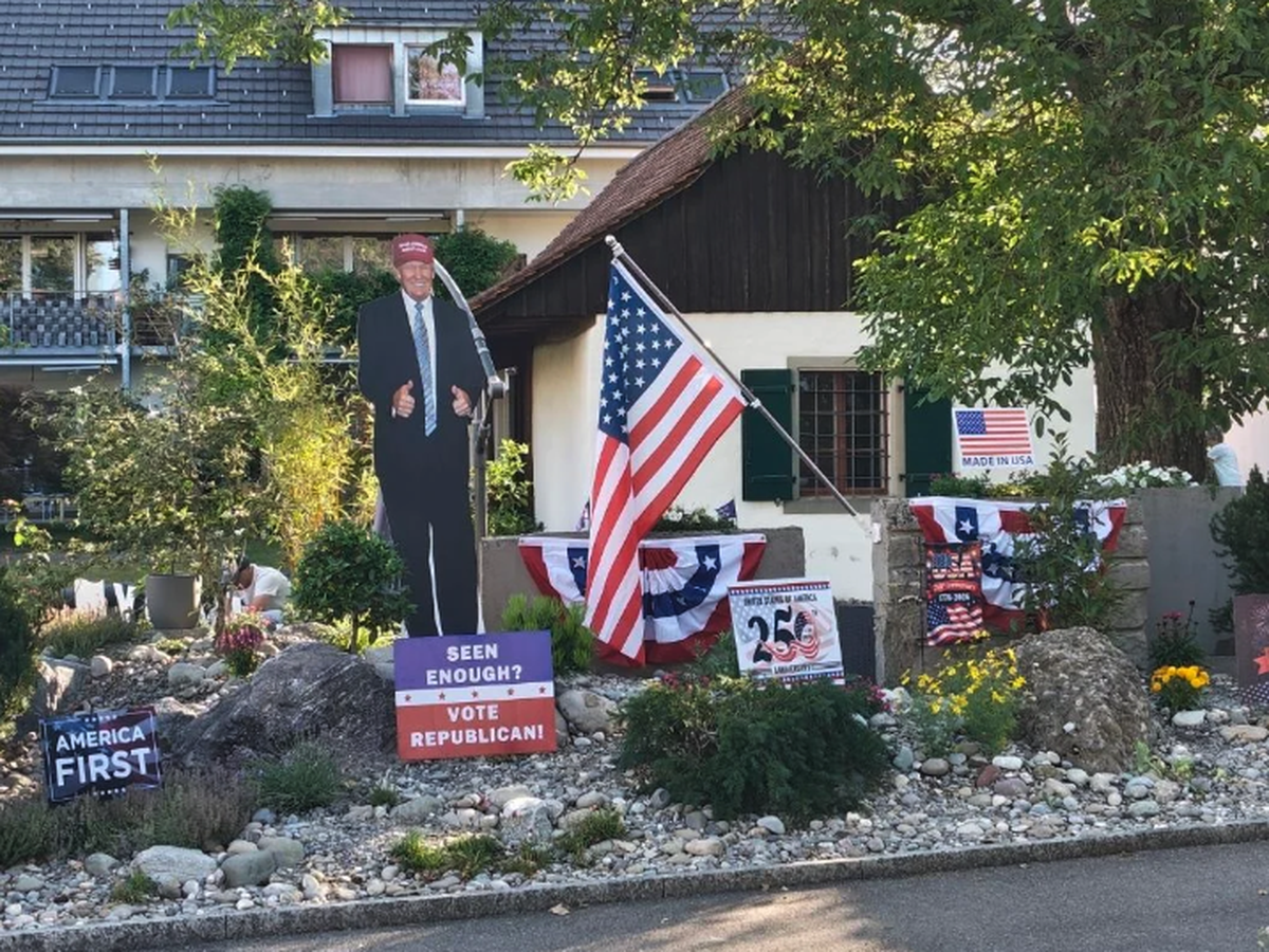 Reddit-Bilder Nänikon ZH, Trump-Deko