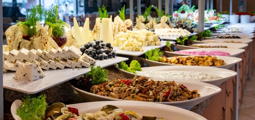 Einfacher als im Restaurant: Essen mit reichhaltigem Buffet.