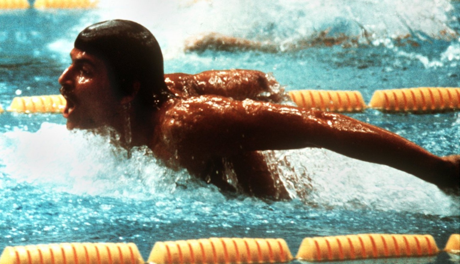 In seiner Karriere schwimmt Mark Spitz zu 35 Weltrekorden.