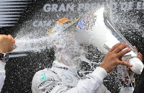 Lewis Hamilton schnappt sich den nächsten Titel.