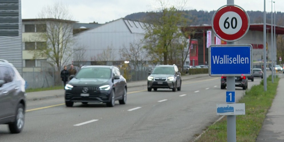Wallisellen will zusammen mit Bassersdorf, Dietlikon, Kloten und Opfikon eine neue Polizeiverordnung erarbeiten. Diese sieht vor, dass «auf den Boden spucken» neu 200 Franken Busse kostet. Bisher war  ...