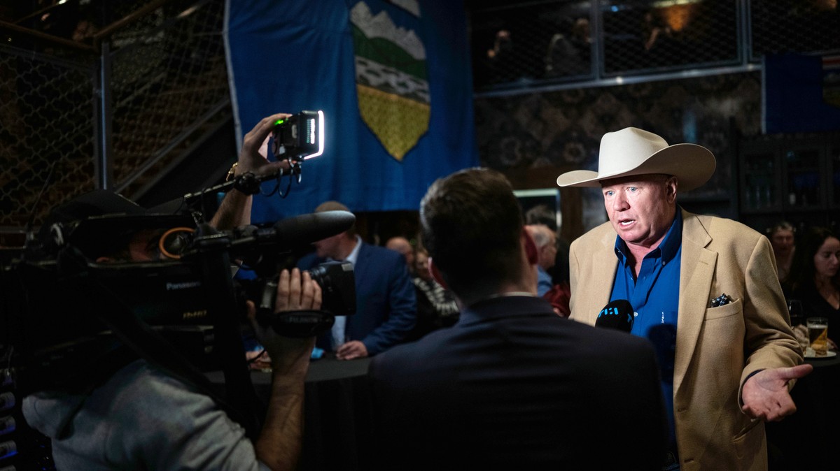 Jeff Rath, Calgary-based constitutional and Indigenous rights lawyer and co-founder of the Alberta Prosperity Project (APP) speaks with Le Canal Nouvelles (LCN) at the Alberta Prosperity Project refer ...