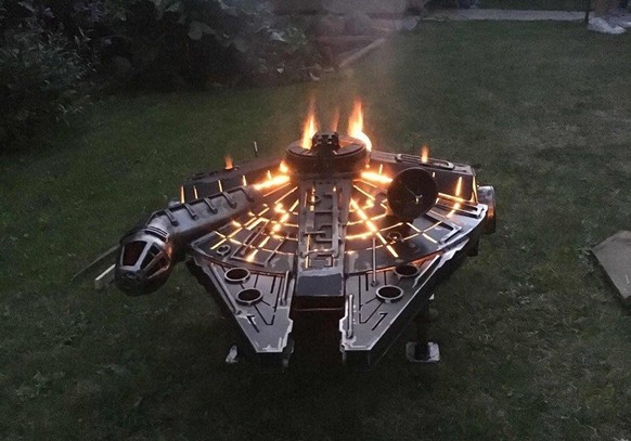 Star Wars - Metal Art - Millennium Falcon - Fire Pit - wood burner
CHF997.71



https://www.etsy.com/listing/723217646/star-wars-metal-art-millennium-falcon?show_sold_out_detail=1&amp;awc=6220_1611669 ...