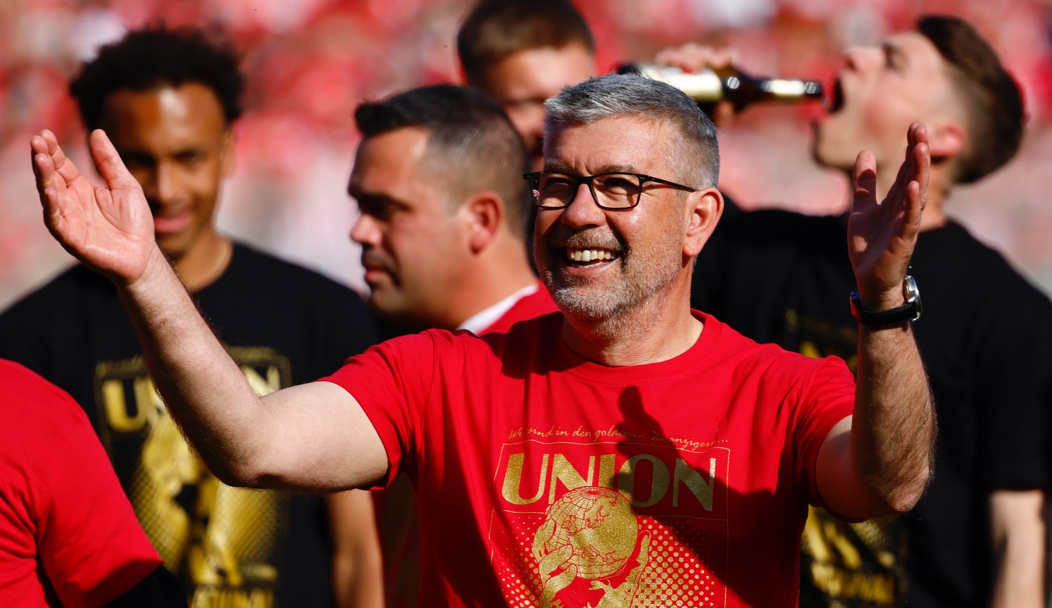 epa10657816 Union?s head coach Urs Fischer celebrates qualifying for Champions League after the German Bundesliga soccer match between Union Berlin and SV Werder Bremen in Berlin, Germany, 27 May 2023 ...