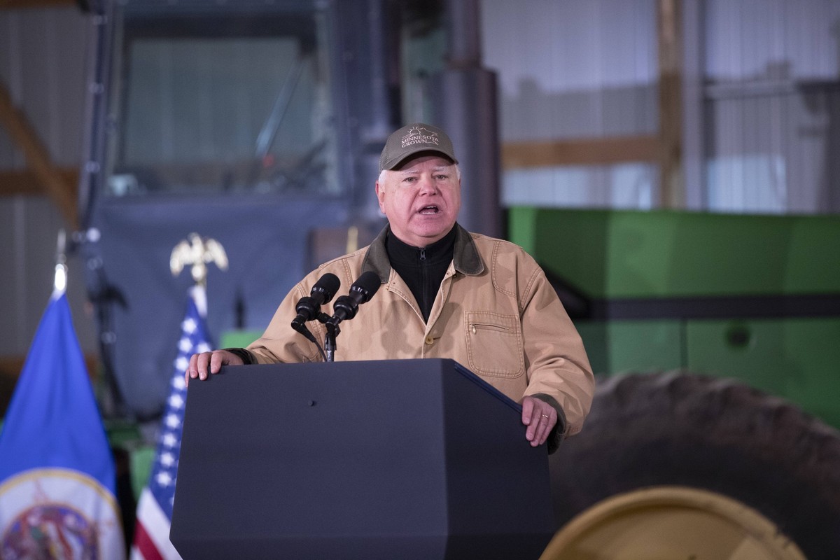 November 1, 2023: Nov 1, 2023, Northfield, Minnesota, USA - Minnesota Gov. Tim Walz speaks on stage before U.S. President Joe Biden spoke. At the Dutch Creek Farms as Biden kicked off his Rural Invest ...
