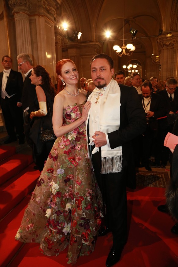 Bilder des Tages Opernball 2018 Wien, Oper, 08. 02. 2018 Barbara MEIER, Klemens HALLMANN *** Opera ball 2018 Vienna Opera 08 02 2018 Barbara MEIER Klemens HALLMANN