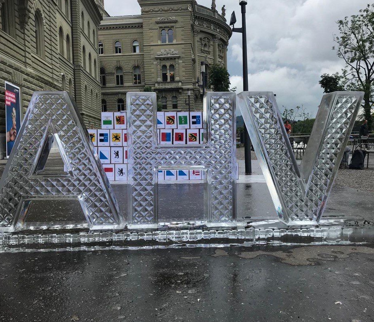 Sur place, ce vendredi 16 juin, les jeunes PLR sont prêts à déposer leur initiative.