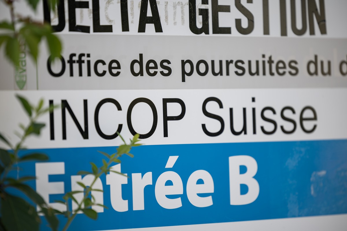 Le nom de INCOP, principale entreprise de recolte de signatures pour les initiatives et les referendums, est photographie ce mardi 3 septembre 2024, a Lausanne. (KEYSTONE/Pierre Albouy)