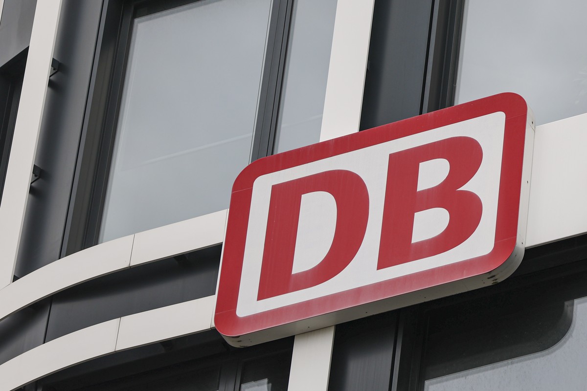 epa11639363 The logo of DB Schenker, the logistics subsidiary of German railway operator Deutsche Bahn, is seen at their headquarters in Essen, Germany, 03 October 2024. The Supervisory Board of Deuts ...