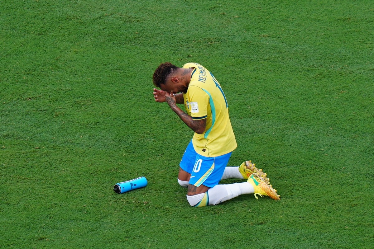 NEW JERSEY, UNITED STATES - JULY 05: Neymar of Brazil cries after eliminated in the FIFA World Cup 2026 Round of 16 match between Brazil and Norway at New Jersey Stadium (MetLife Stadium) in East Ruth ...